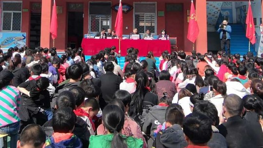 公益春風(fēng)暖，義診進(jìn)校園——“青少年近視防控知識講座和義診”活動側(cè)記