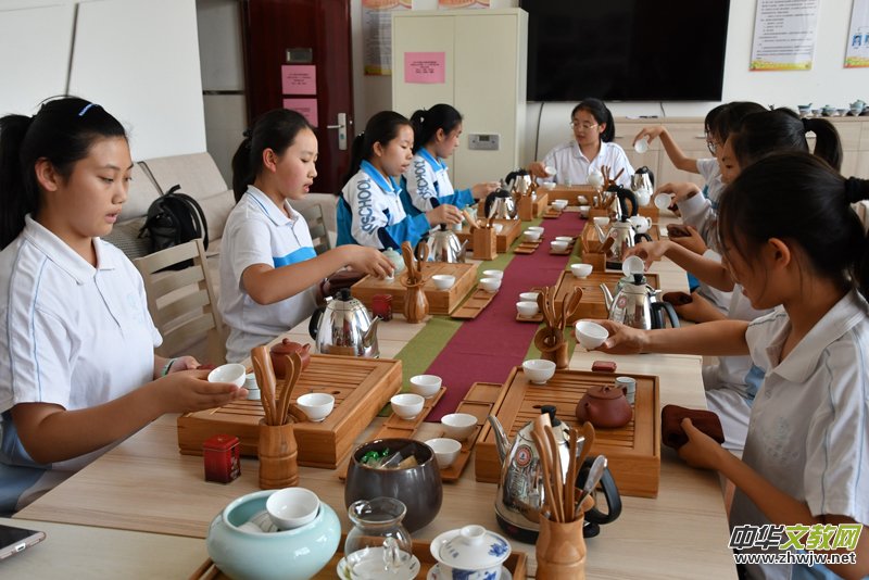 讓中國(guó)傳統(tǒng)節(jié)日文化滋養(yǎng)學(xué)生