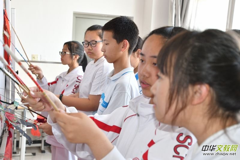 讓中國(guó)傳統(tǒng)節(jié)日文化滋養(yǎng)學(xué)生