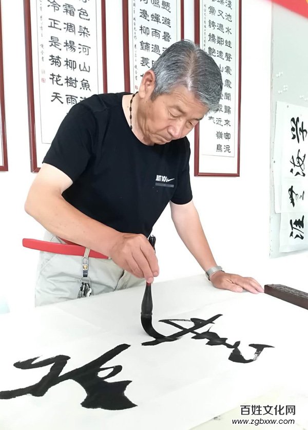 CCTV我愛你中華網(wǎng)絡(luò)電視頻道《放飛夢想》欄目走進(jìn)山東儒林文化園