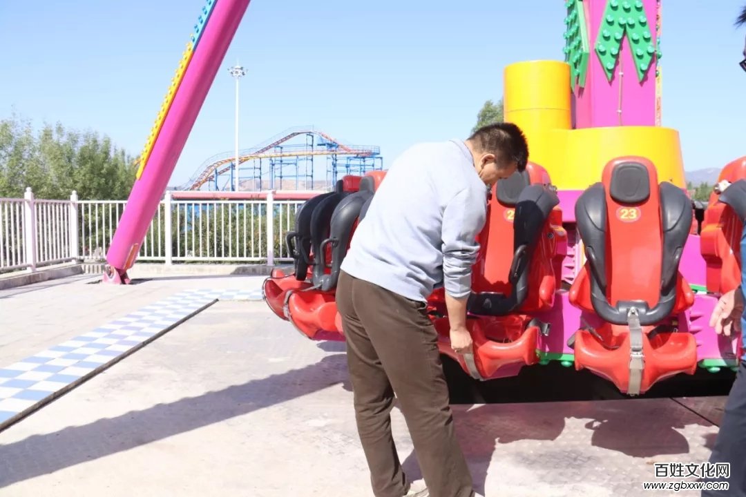 長治市質(zhì)量技術監(jiān)督局副局長邢懷忠蒞臨山西太行歡樂谷檢查游樂設施安全情況