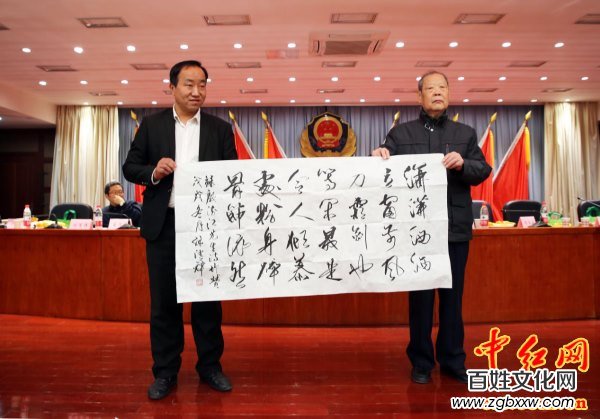 著名軍旅詩(shī)人殷德江詩(shī)歌創(chuàng)作60年作品研討會(huì)在京召開(kāi)——德性光耀大地昭齊魯子弟文品，江河情激浪花揚(yáng)軍旅老兵詩(shī)才（組圖）