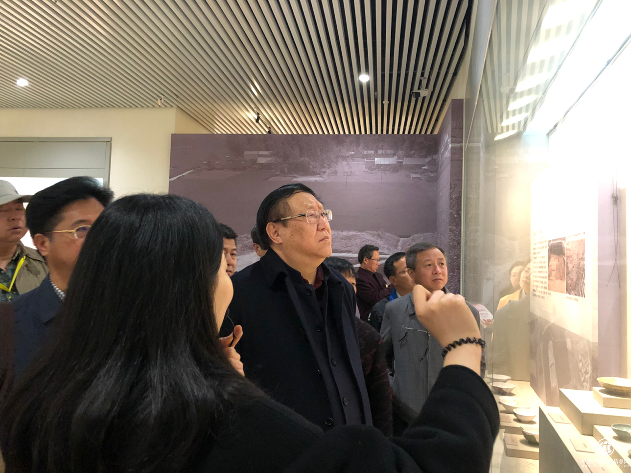 “中國·睢寧鄉(xiāng)村振興”全國作家筆會(huì)暨2018年度中國散文排行榜頒獎(jiǎng)會(huì)召開