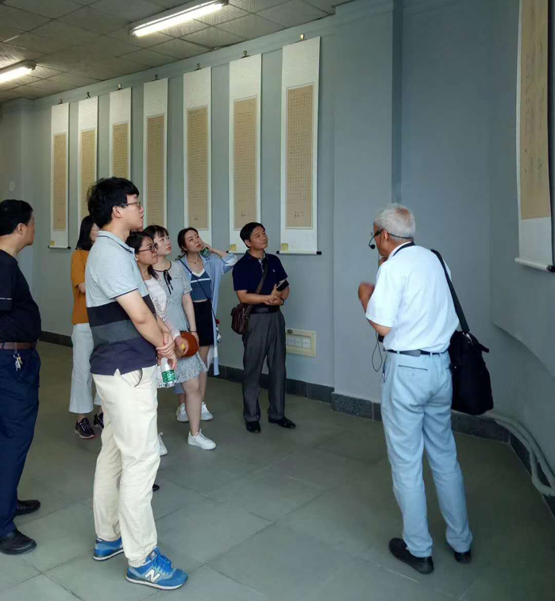 安陽(yáng)民建會(huì)員付平在市群藝館舉行作品展