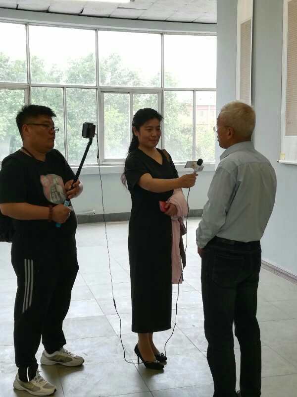 安陽(yáng)民建會(huì)員付平在市群藝館舉行作品展