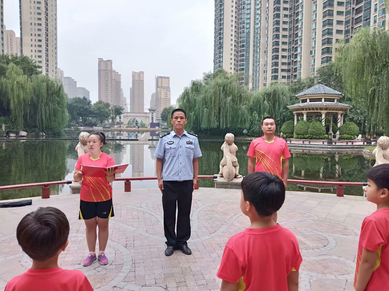 安陽陽光少年隊舉行暑假結(jié)業(yè)典禮