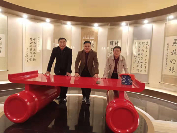 媒企“牽手”共慶第二十個中國記者節(jié) ——記者采風(fēng)團(tuán)走進(jìn)邯鄲市肥鄉(xiāng)區(qū)叢臺酒苑