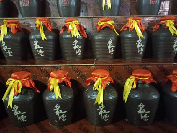 媒企“牽手”共慶第二十個中國記者節(jié) ——記者采風(fēng)團(tuán)走進(jìn)邯鄲市肥鄉(xiāng)區(qū)叢臺酒苑