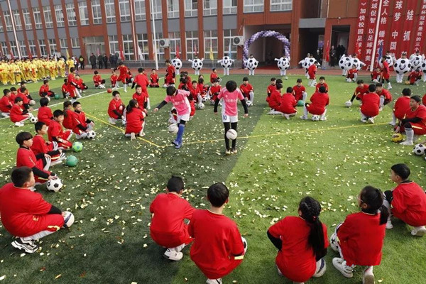 2020年全國第三屆“華奧杯”青少年校園足球邀請賽在安陽橋小學(xué)開幕-中國商網(wǎng)|中國商報社7