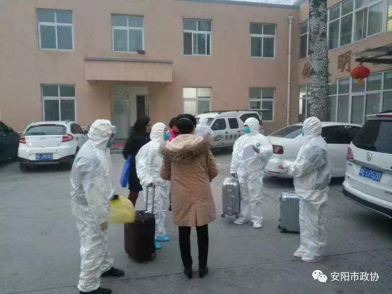 安陽民建會(huì)員勝桂紅在疫情防控中的最美身影