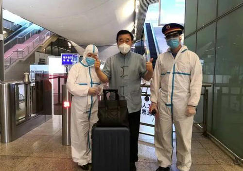 張保和赴武漢拍攝　用真情向兩會(huì)獻(xiàn)禮