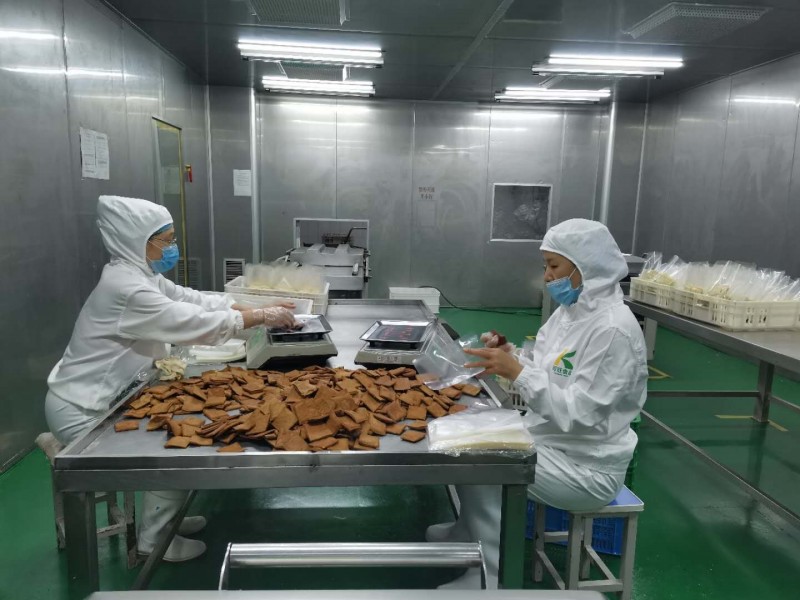 小豆腐做成大文章 政協(xié)委員來幫忙