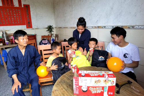 廣西桂平市道教界開展“六一”兒童節(jié)慰問留守兒童活動(dòng)