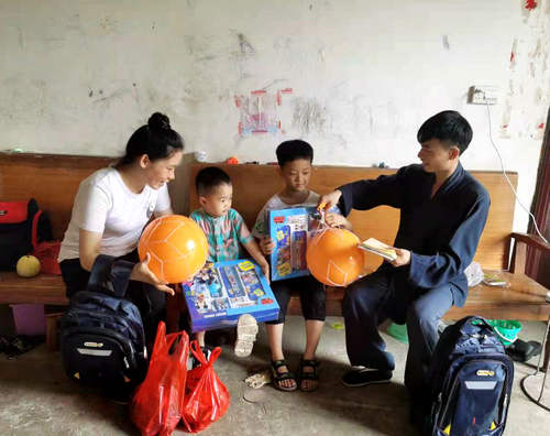 廣西桂平市道教界開展“六一”兒童節(jié)慰問留守兒童活動(dòng)