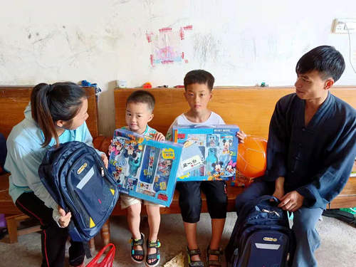 廣西桂平市道教界開展“六一”兒童節(jié)慰問留守兒童活動(dòng)