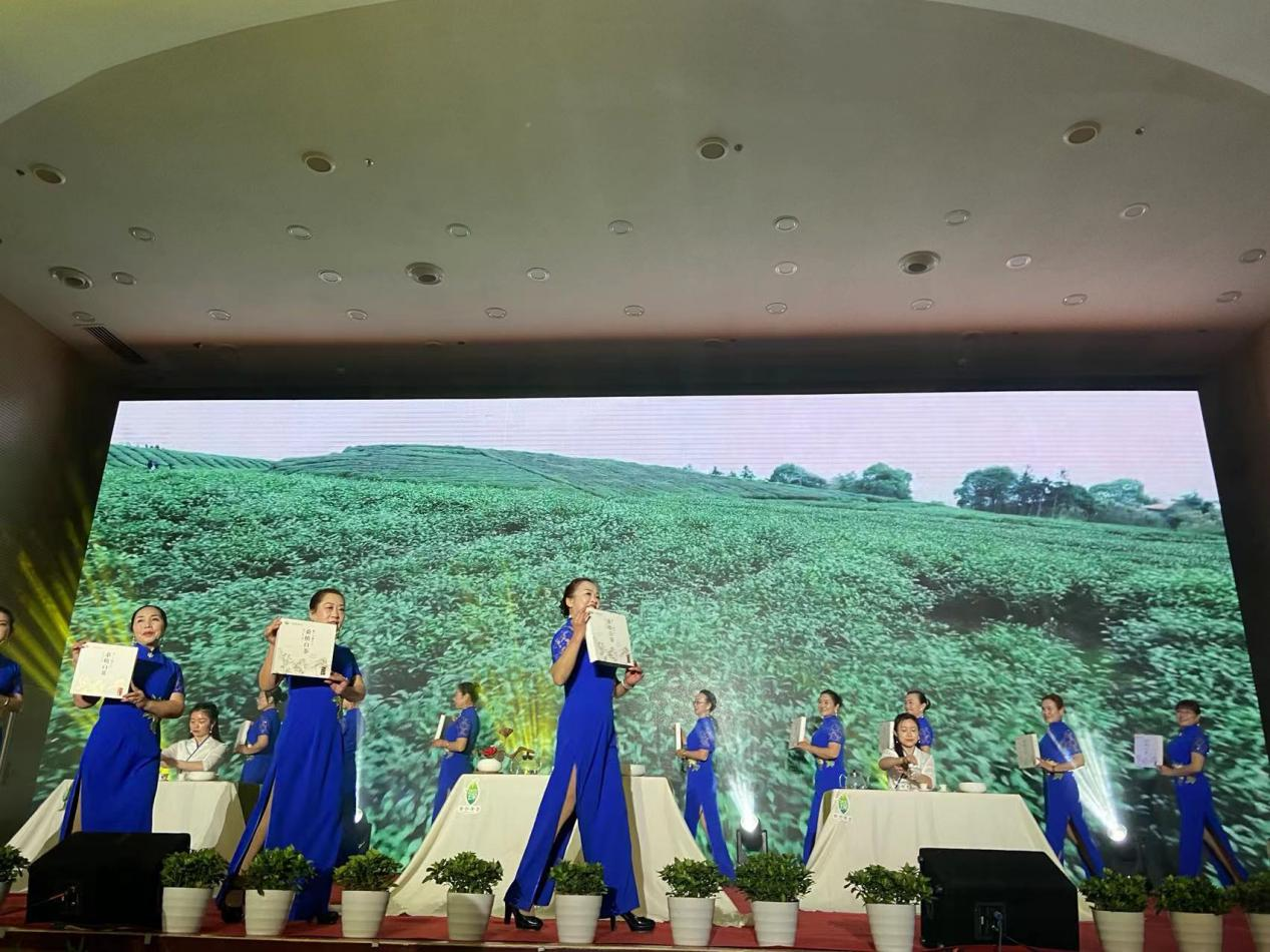 夢(mèng)里張家界 桑植白茶醇 桑植白茶營(yíng)銷招商大會(huì)圓滿舉行 夢(mèng)里張家界 桑植白茶醇 桑植白茶營(yíng)銷招商大會(huì)圓滿舉行