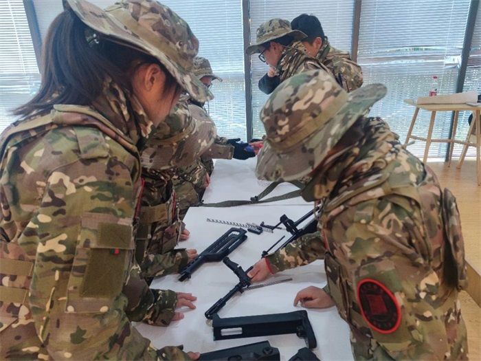 橫墅江社區(qū)青少年國防素質(zhì)提升計劃暨冬訓(xùn)活動順利收官