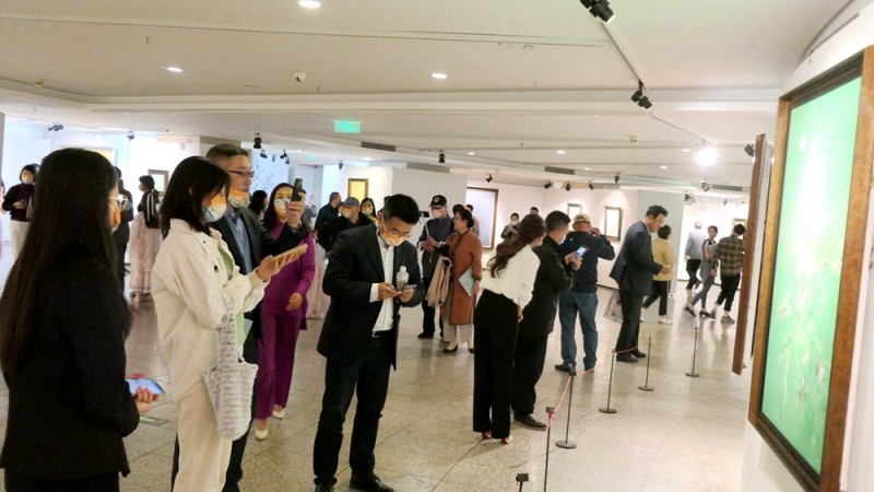 《蓮開(kāi)盛世》王國(guó)平禪境油畫(huà)展5月1日在中華世紀(jì)壇開(kāi)幕