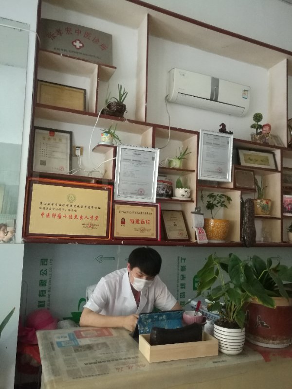 一門六代醫(yī) 醫(yī)德永相傳——中醫(yī)世家韓冬梅與兒子朱琳