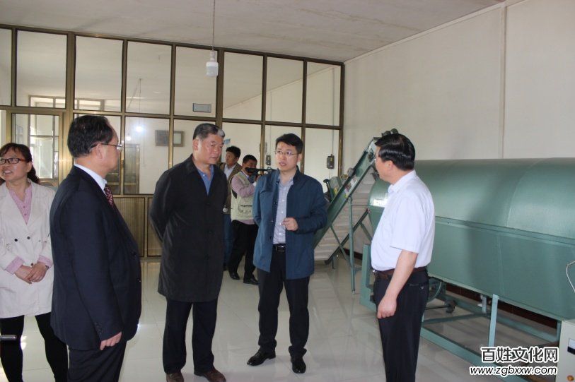 磁縣“蒲公英產(chǎn)學(xué)研基地”、“蒲公英制品研發(fā)基地” 正式掛牌成立