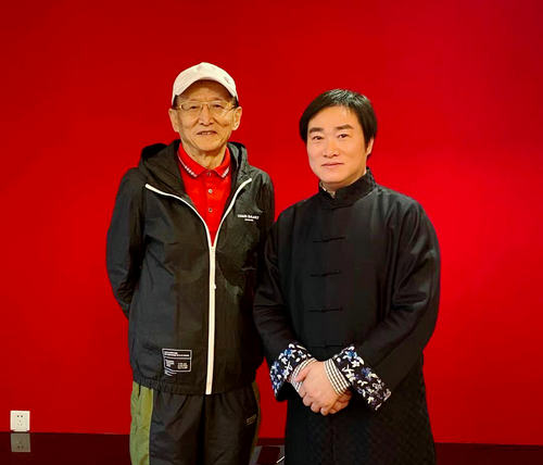 王余根在京與劉宇一等文化界名人進(jìn)行交流