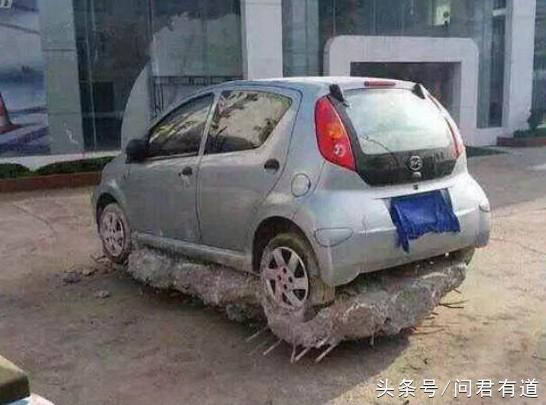 車主將車隨意停放一宿，第2天車就變成這樣？保險公司都不予賠償